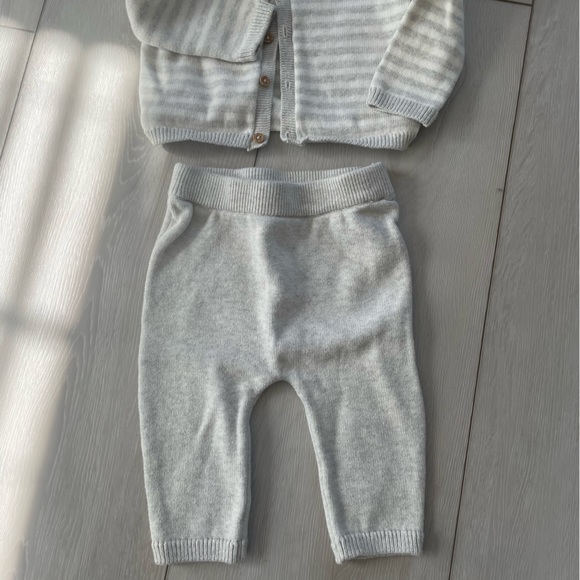 Carters sweater set 6 month outfit - Picture 5 of 5